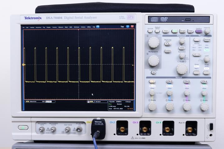 Осциллограф Tektronix DSA70404
